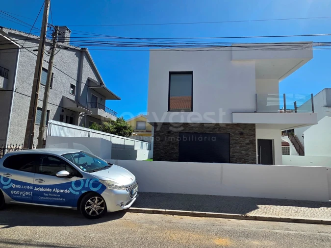 Moradia T4 para Venda em Amora Foto 37