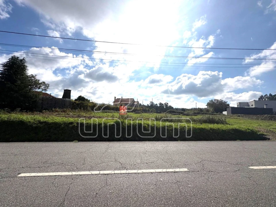 Terreno para Venda em Forjães Foto 1