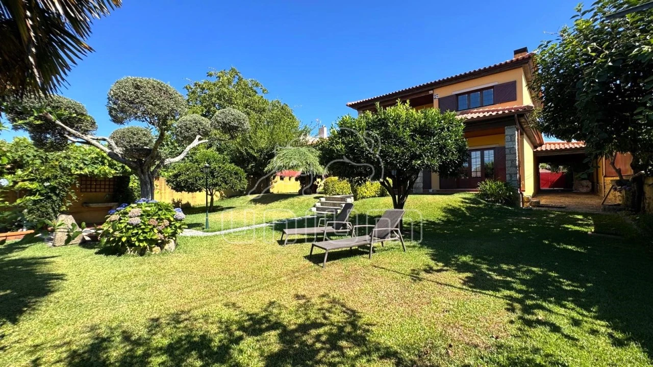 Moradia T4 para Venda em Santa Marta de Portuzelo Foto 5