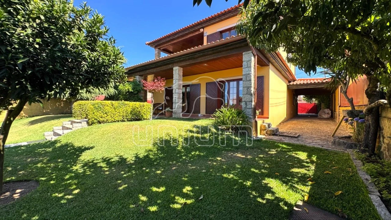 Moradia T4 para Venda em Santa Marta de Portuzelo Foto 1