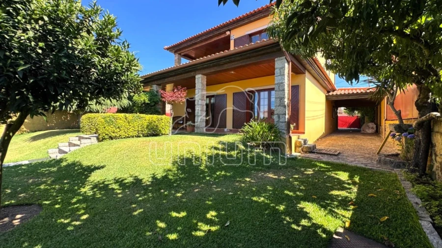 Moradia T4 para Venda em Santa Marta de Portuzelo