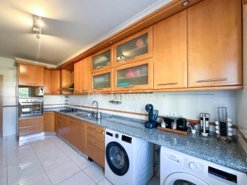 Apartamento T3 para Venda em Marvila, Ribeira Santarém, São Salvador, São Nicolau