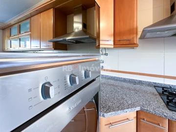 Apartamento T3 para Venda em Marvila, Ribeira Santarém, São Salvador, São Nicolau
