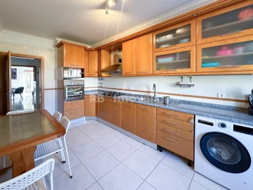 Apartamento T3 para Venda em Marvila, Ribeira Santarém, São Salvador, São Nicolau