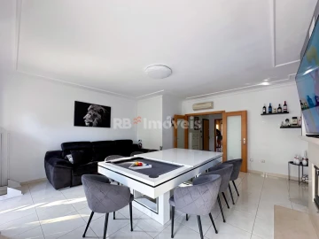 Apartamento T3 para Venda em Marvila, Ribeira Santarém, São Salvador, São Nicolau