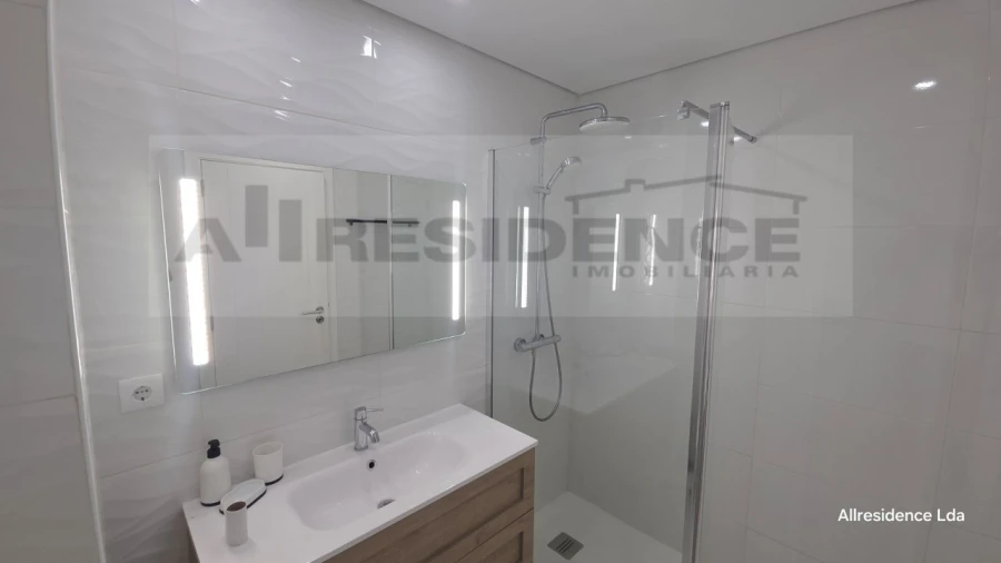 Apartamento T2 para Venda em Albufeira e Olhos de Água Foto 11