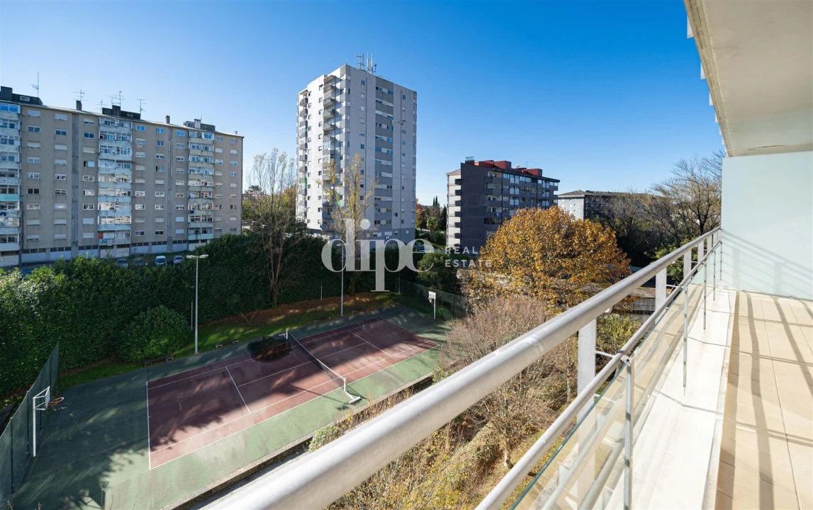 Apartamento T1 para Arrendamento em Azurem Foto 9