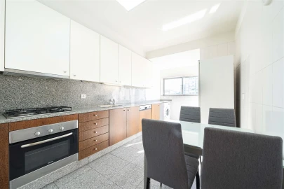 Apartamento T1 para Arrendamento em Azurem