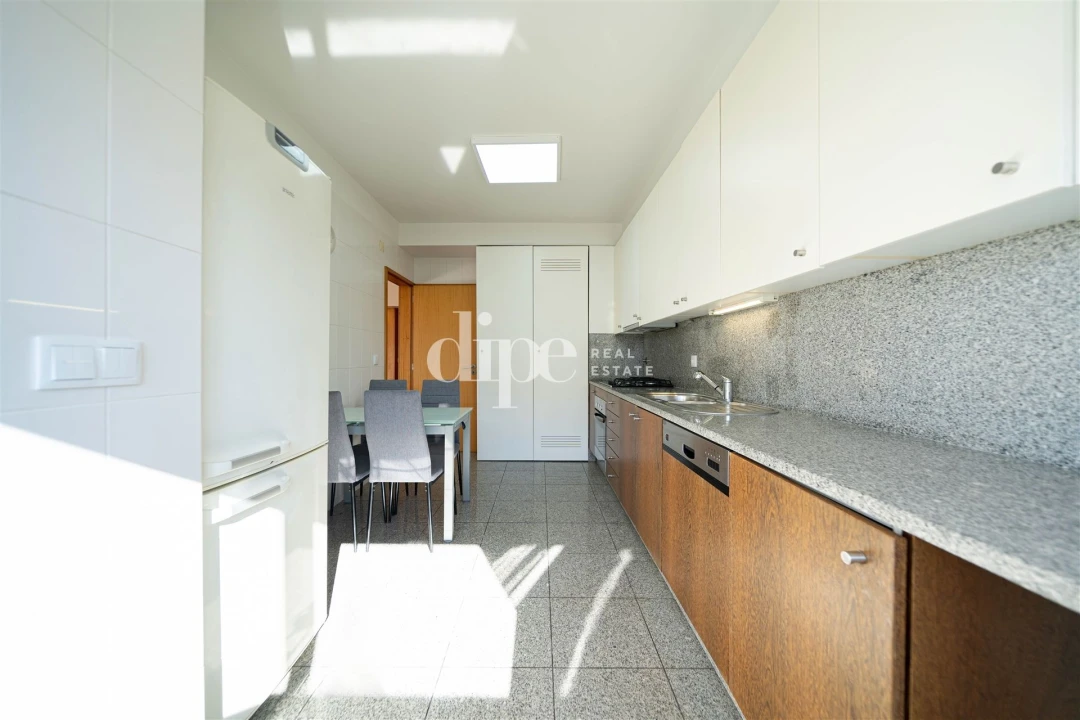 Apartamento T1 para Arrendamento em Azurem Foto 7