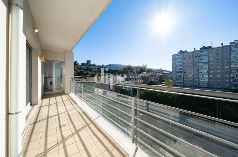 Apartamento T1 para Arrendamento em Azurem Foto 8
