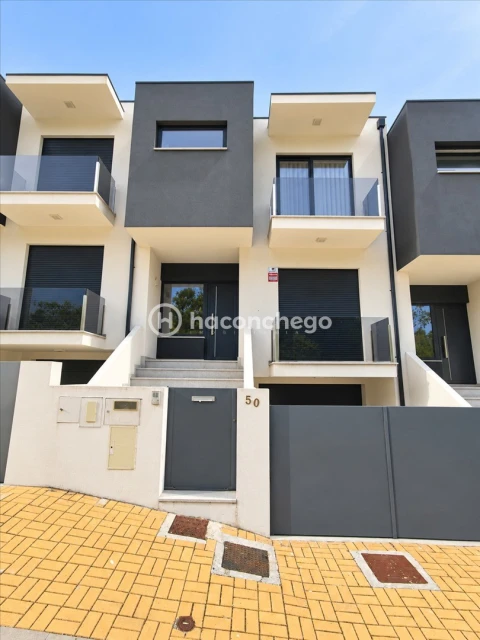 Moradia T3 para Arrendamento em Gondifelos, Cavalões e Outiz