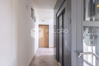 Apartamento T3 para Venda em Marvila, Ribeira Santarém, São Salvador, São Nicolau
