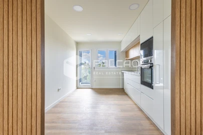 Apartamento T3 para Venda em Marvila, Ribeira Santarém, São Salvador, São Nicolau