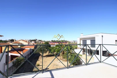 Moradia T4 para Venda em Alcabideche