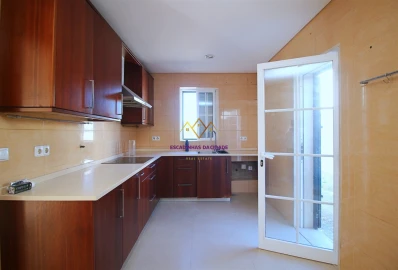 Moradia T4 para Venda em Alcabideche