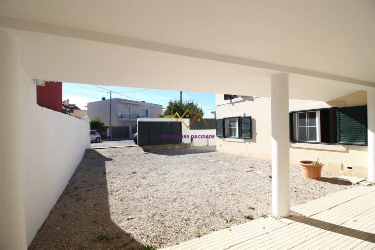 Moradia T4 para Venda em Alcabideche Foto 39
