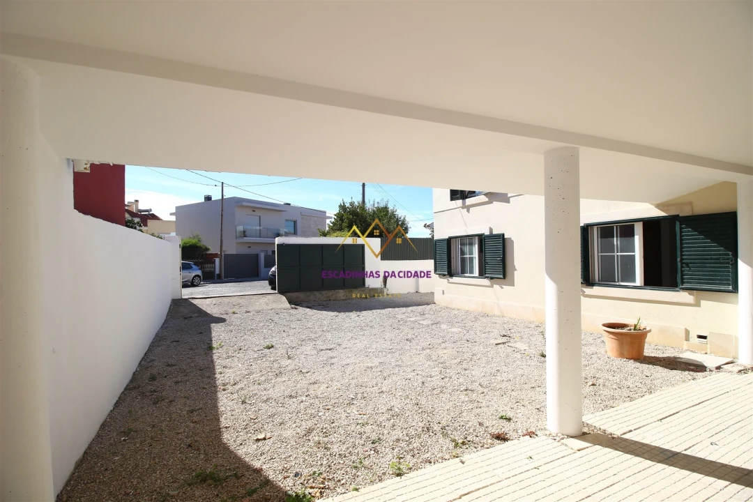 Moradia T4 para Venda em Alcabideche Foto 39