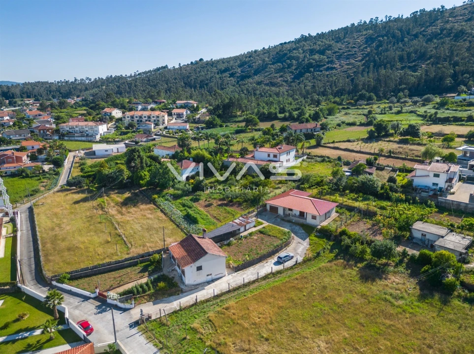 Moradia T3 para Venda em Cervães Foto 2