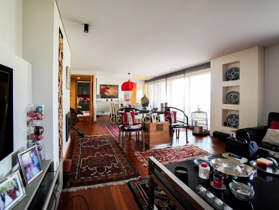 Apartamento T5 para Venda em Paranhos Foto 4