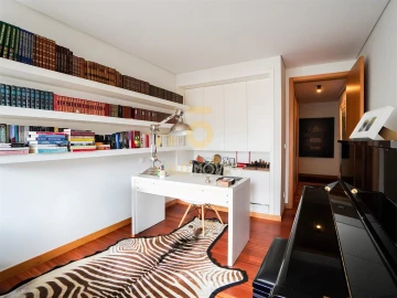 Apartamento T5 para Venda em Paranhos
