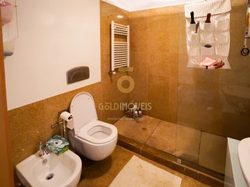 Apartamento T5 para Venda em Paranhos