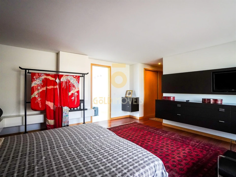 Apartamento T5 para Venda em Paranhos Foto 21
