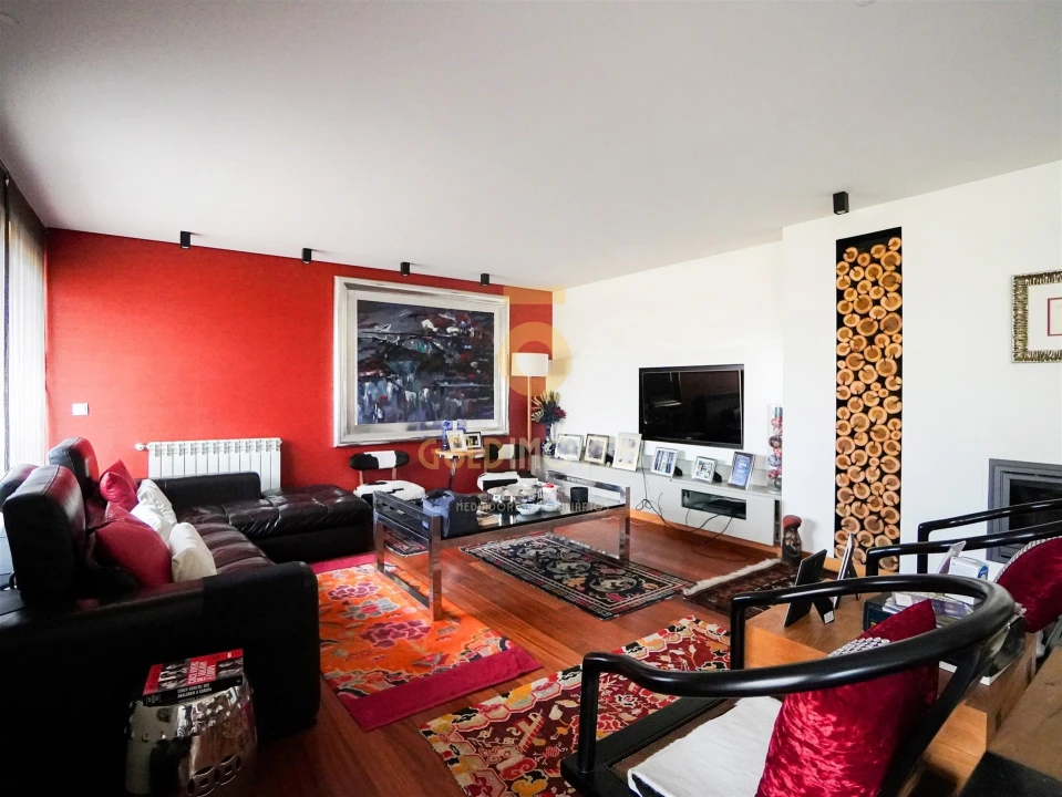 Apartamento T5 para Venda em Paranhos Foto 3