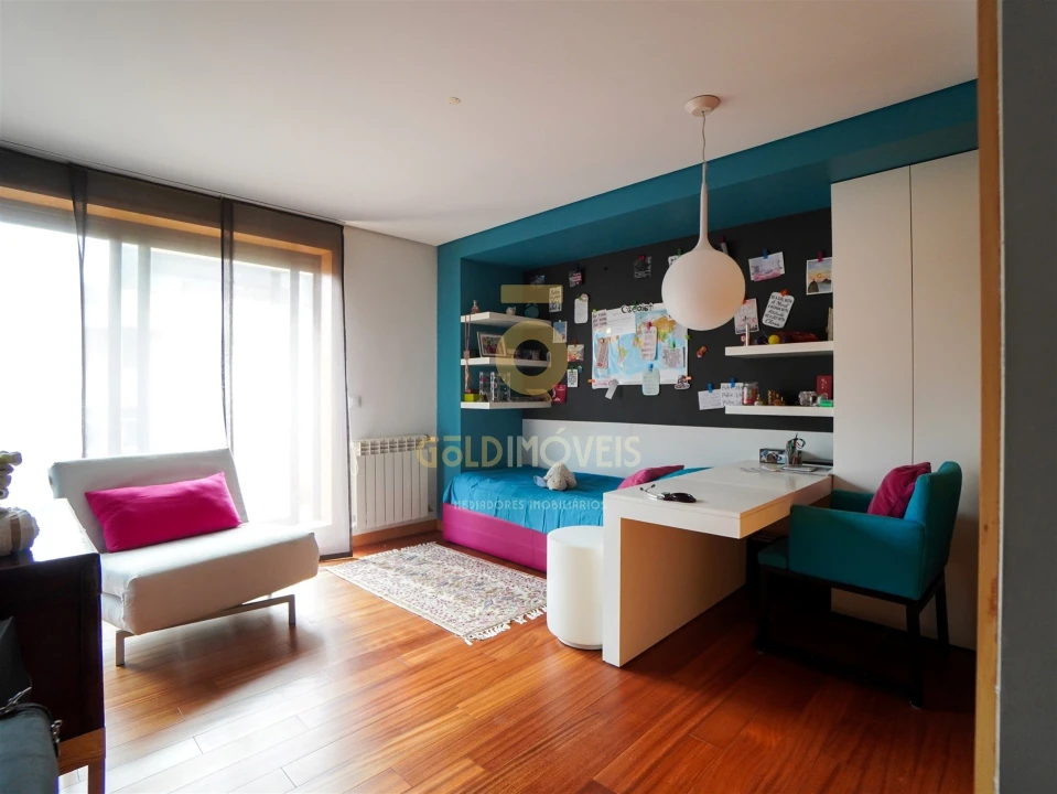 Apartamento T5 para Venda em Paranhos Foto 9