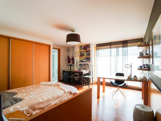 Apartamento T5 para Venda em Paranhos Foto 15