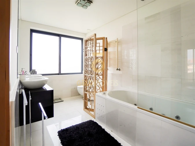 Apartamento T5 para Venda em Paranhos Foto 27