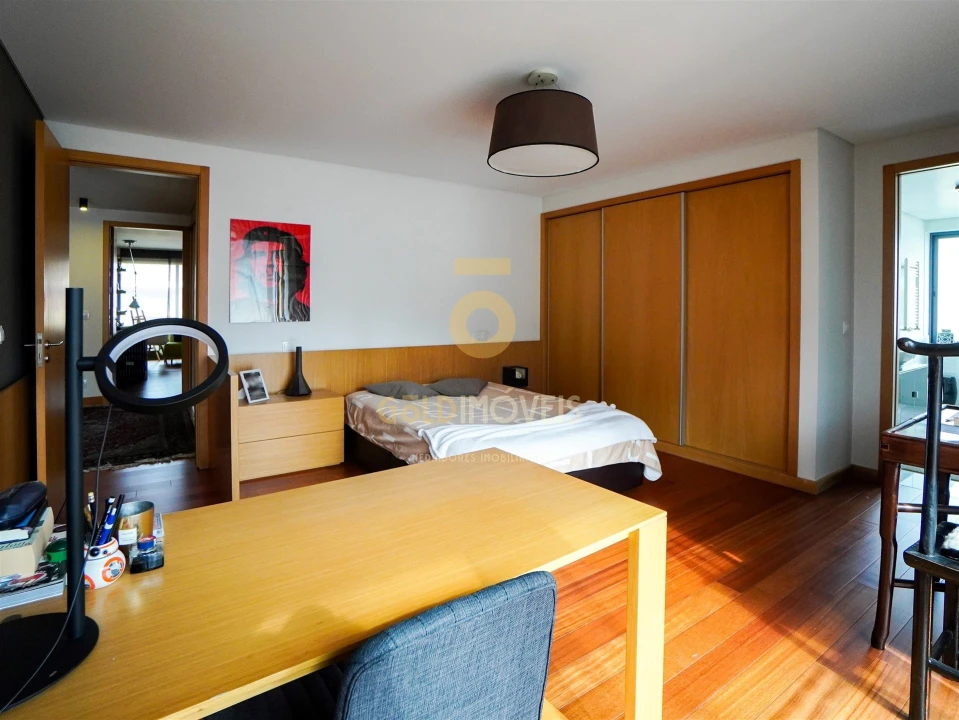 Apartamento T5 para Venda em Paranhos Foto 16