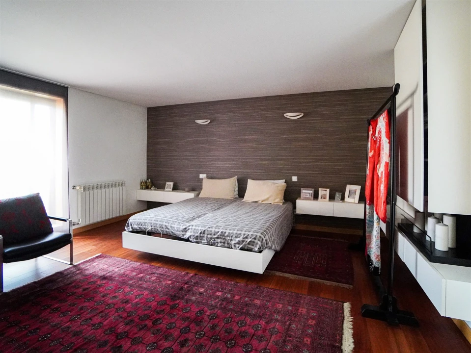 Apartamento T5 para Venda em Paranhos Foto 19