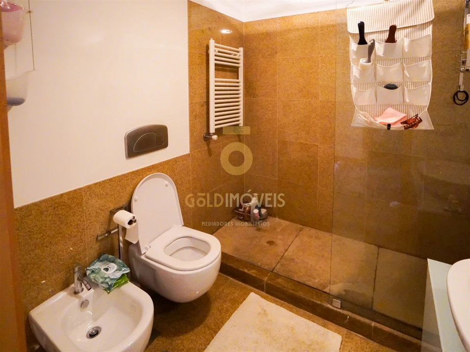 Apartamento T5 para Venda em Paranhos Foto 14