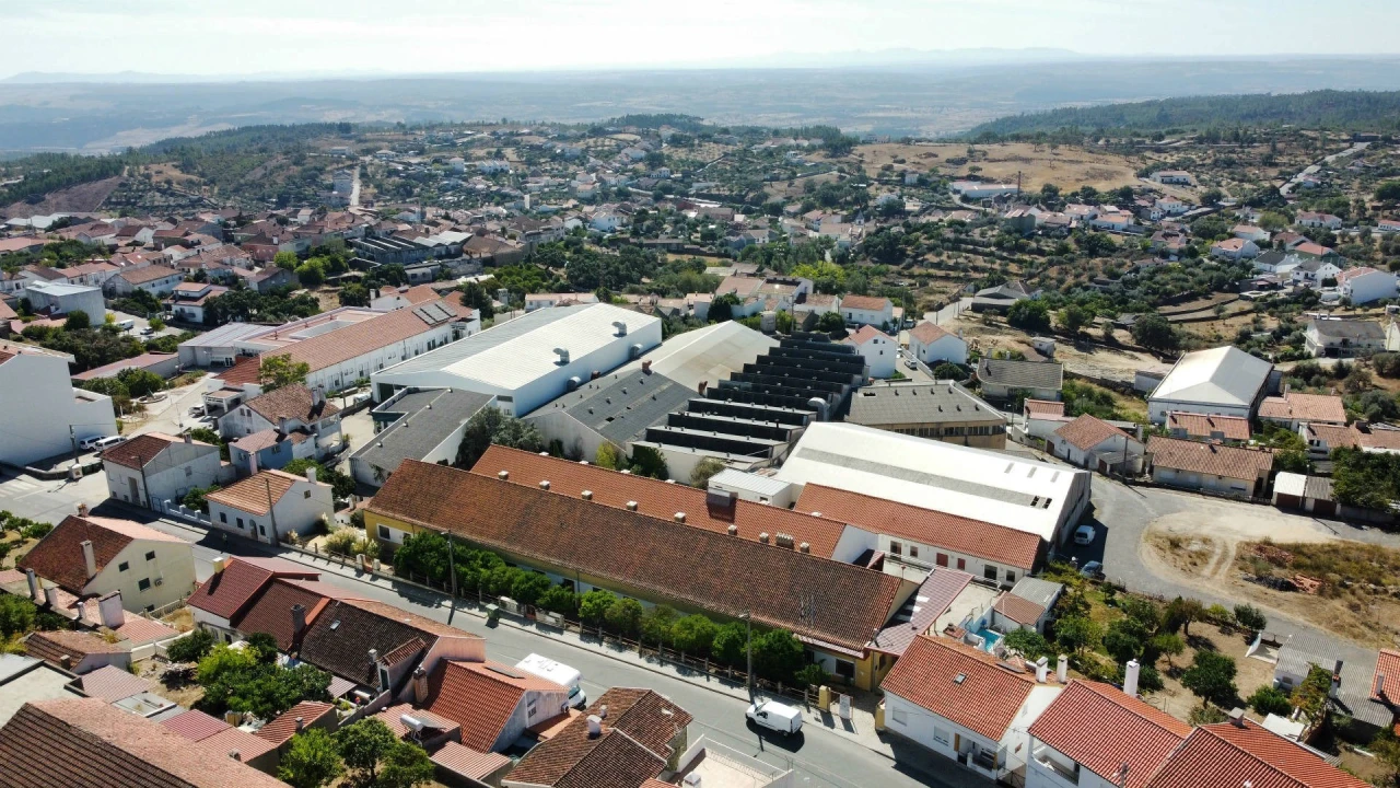 Armazém para Venda em Cebolais de Cima e Retaxo Foto 3