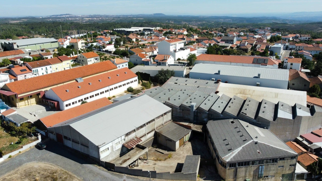 Armazém para Venda em Cebolais de Cima e Retaxo Foto 7