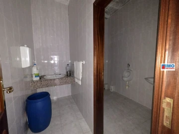 Armazém para Venda em Cebolais de Cima e Retaxo