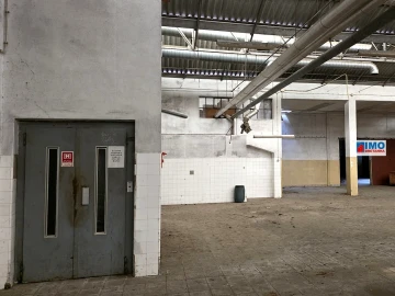 Armazém para Venda em Cebolais de Cima e Retaxo
