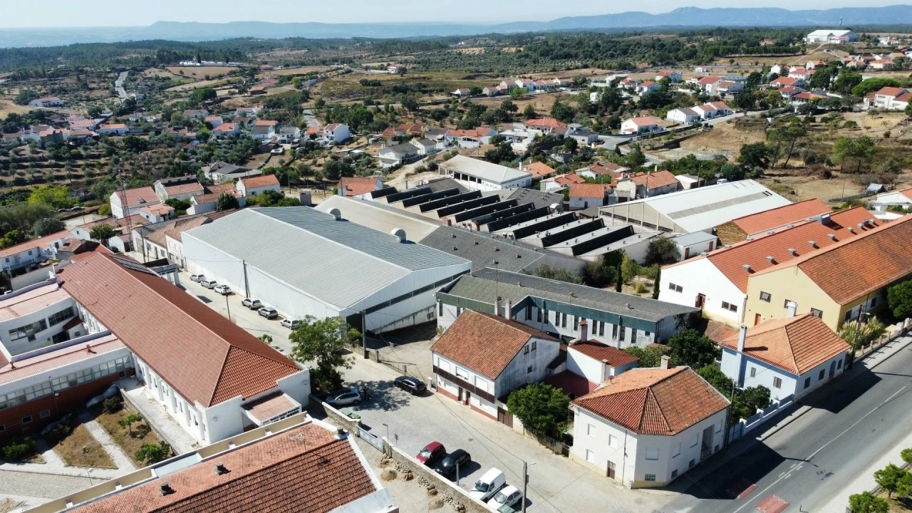 Armazém para Venda em Cebolais de Cima e Retaxo Foto 1