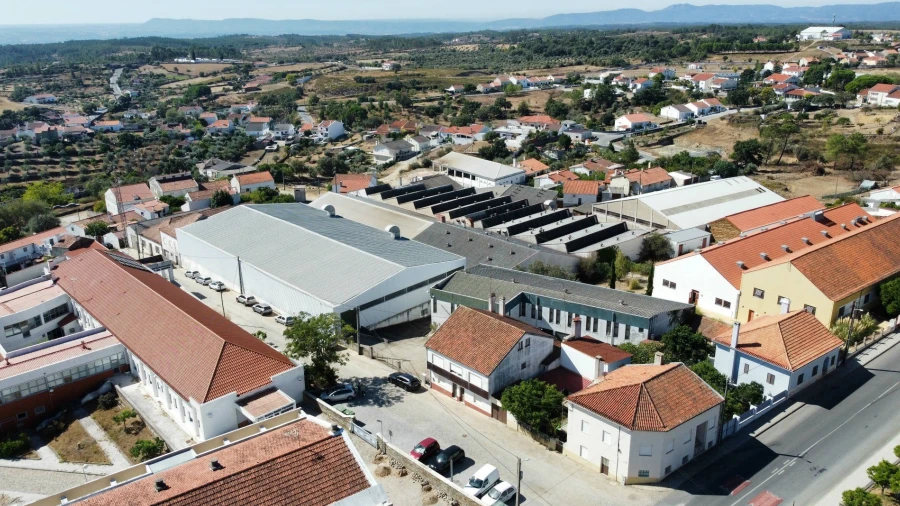 Armazém para Venda em Cebolais de Cima e Retaxo