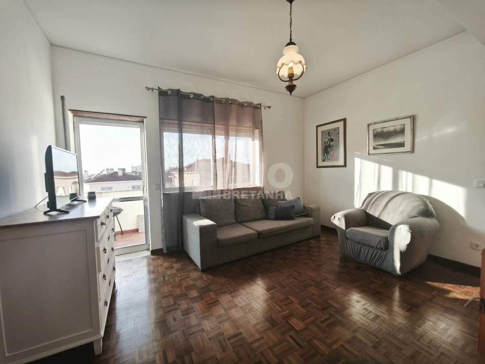 Apartamento T2 para Arrendamento em Sé Nova, Santa Cruz, Almedina e São Bartolomeu Foto 6