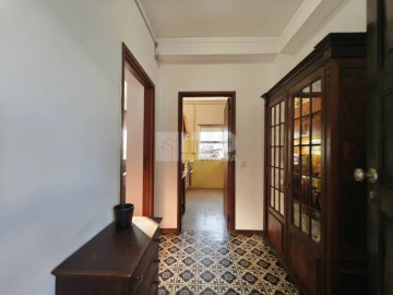 Apartamento T2 para Arrendamento em Sé Nova, Santa Cruz, Almedina e São Bartolomeu