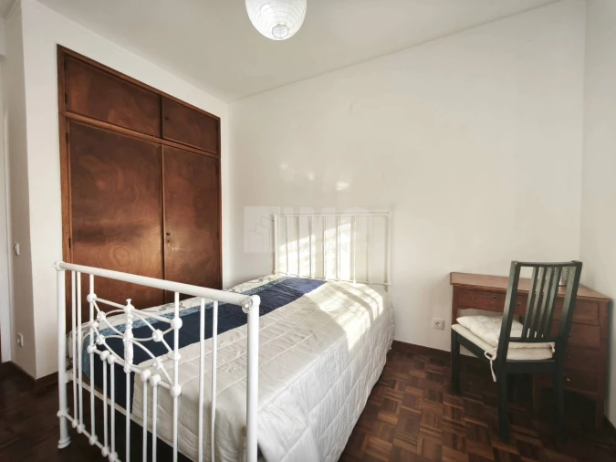 Apartamento T2 para Arrendamento em Sé Nova, Santa Cruz, Almedina e São Bartolomeu Foto 11