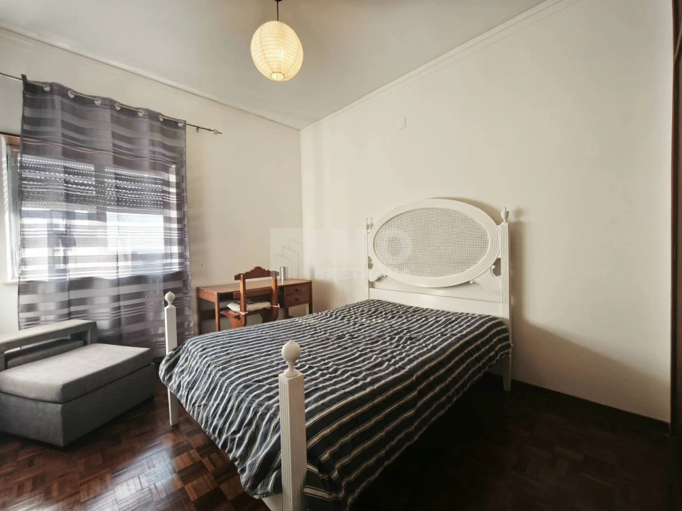 Apartamento T2 para Arrendamento em Sé Nova, Santa Cruz, Almedina e São Bartolomeu Foto 13