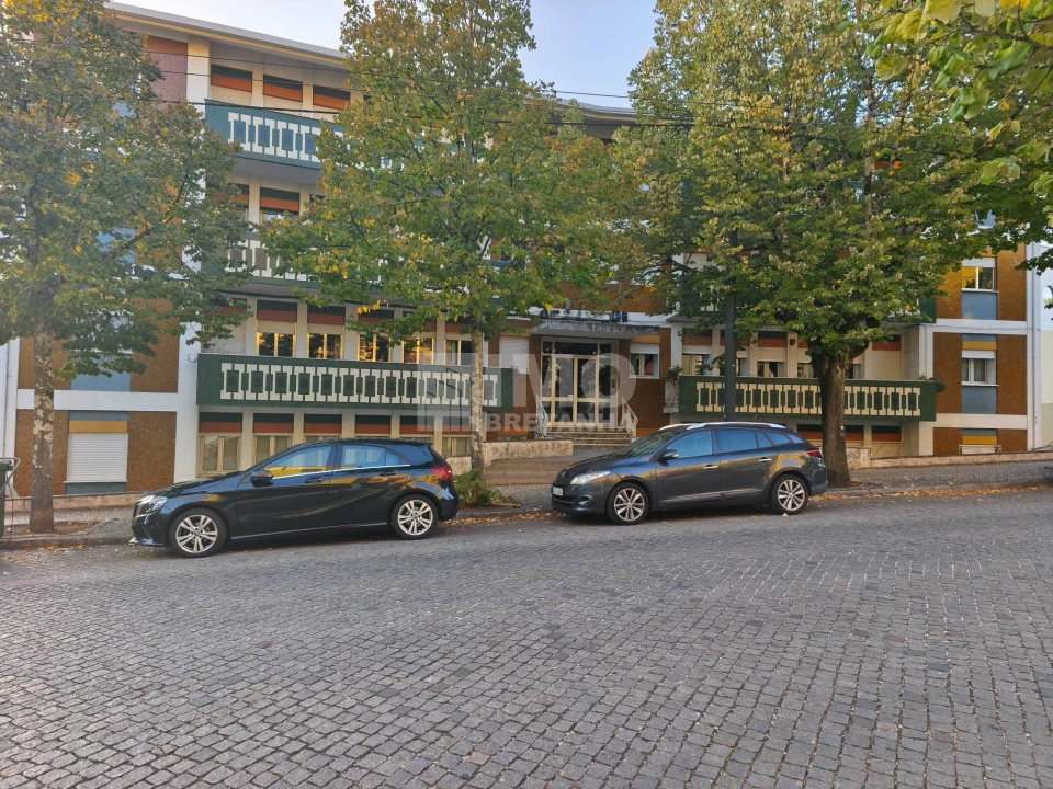 Apartamento T2 para Arrendamento em Sé Nova, Santa Cruz, Almedina e São Bartolomeu Foto 17