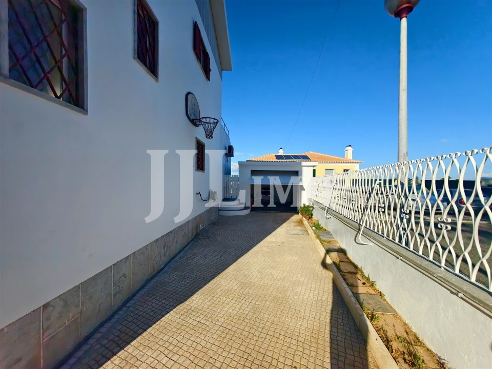 Moradia T3 para Venda em Alcabideche Foto 60