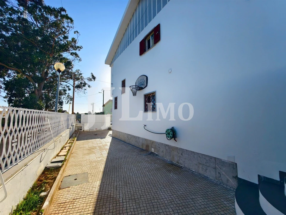 Moradia T3 para Venda em Alcabideche Foto 63