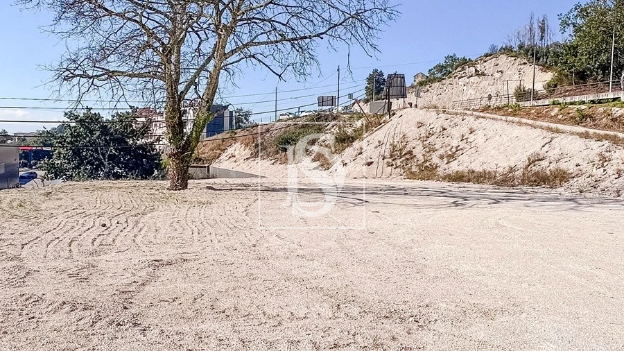 Terreno para Venda em Campelo e Ovil