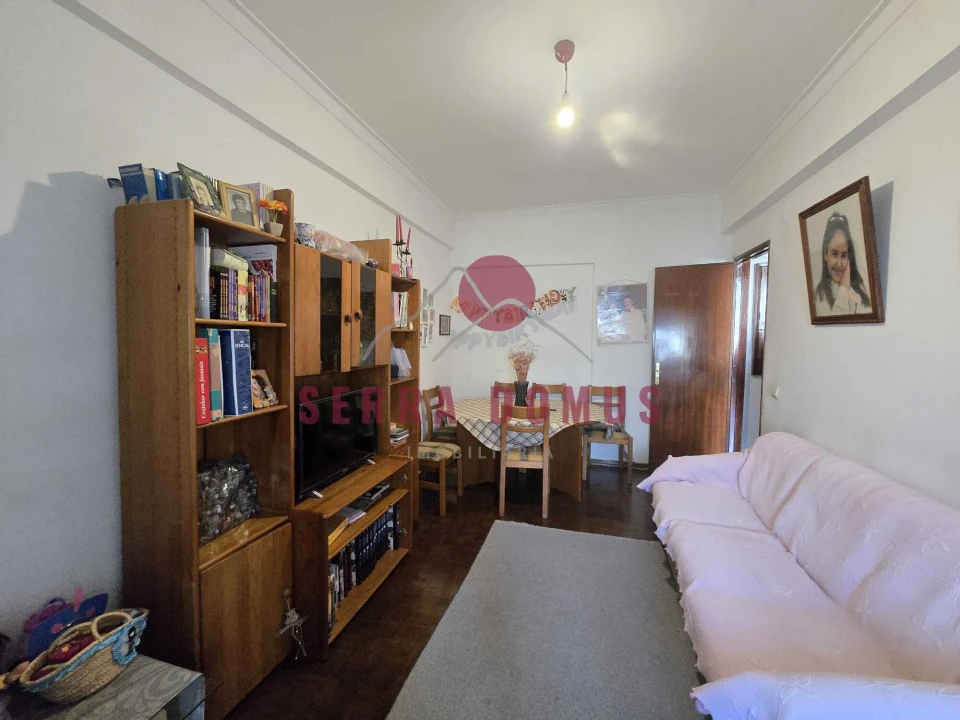 Apartamento T1 para Venda em Rio de Mouro Foto 1