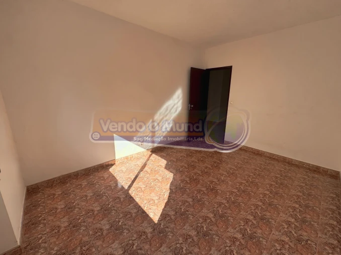 Apartamento T2 para Venda em Benavente Foto 15