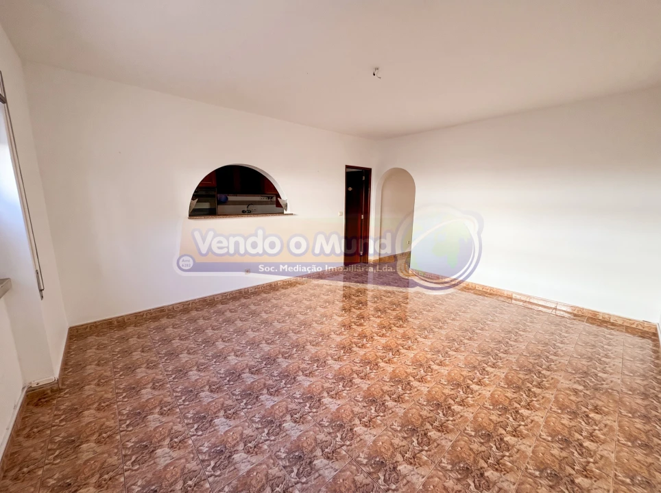 Apartamento T2 para Venda em Benavente Foto 4